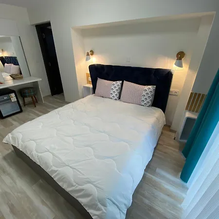 Aparthotel Zeus 3*