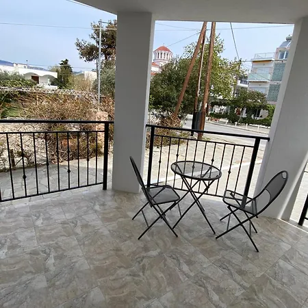 Zeus Aparthotel 3*