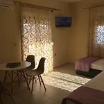 Zeus شقة فندقية بوتوس